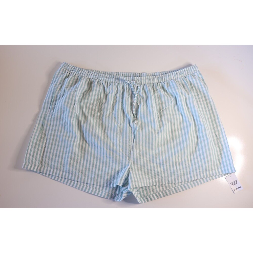 NWT Boohoo Women's Textured Striped Sage Green Beachy Tie Shorts Plus 24